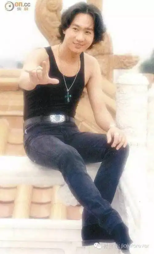 那些年,黄家驹爱用的手势!(第四波)