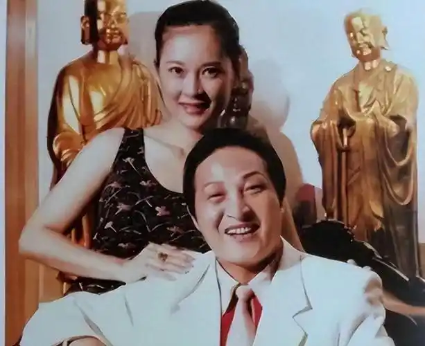 大师王林为几十名女星"床上开光",一丝不挂用酒画符,场面炸裂|赌王