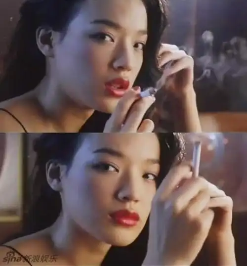 娱乐圈有些外表清纯的女明星其实也是老烟枪呢~关键是,美女抽烟,更美