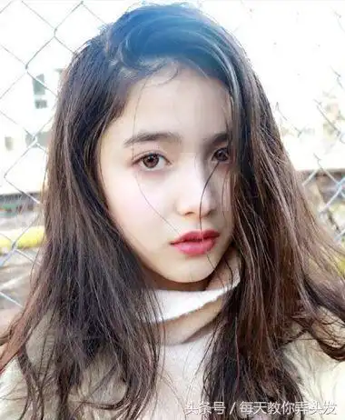 瓜子脸女生甜蜜文雅发型设计!