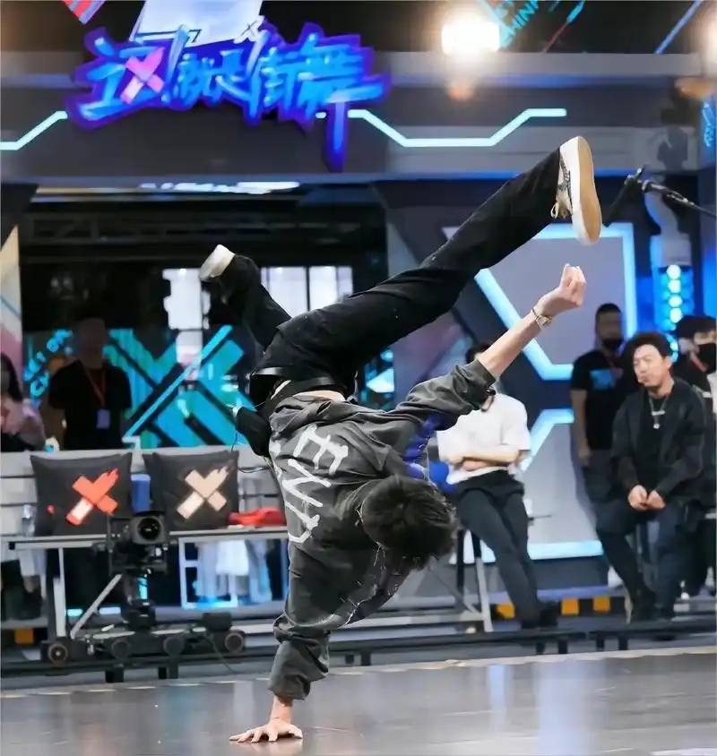 汗水换来的! #王一博 #王一博跳舞帅到炸 - 抖音