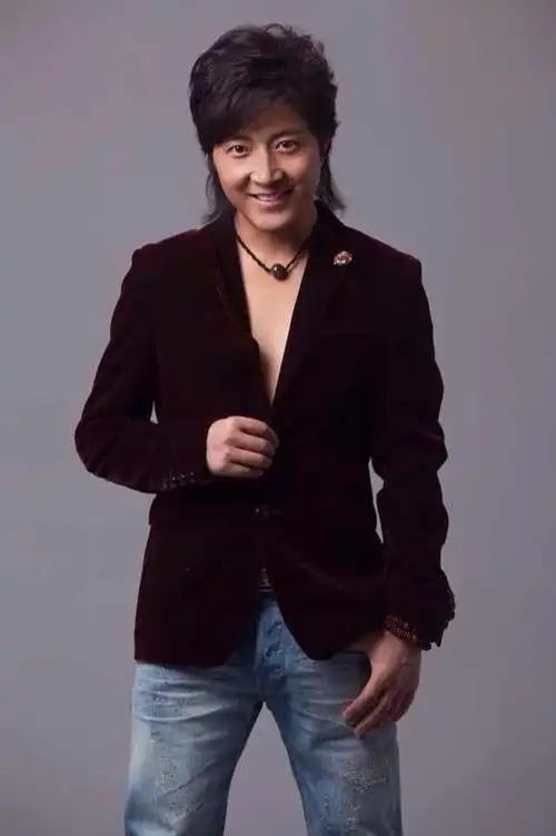 《如果世界只剩下一分钟》 /p> p data-id="gnf8kmm3e8">歌手:高原 /p