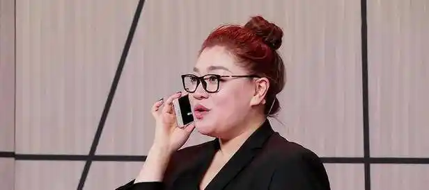 金牌喜剧班丨何欢蒋诗萌小品办公室爱情故事台词完整版