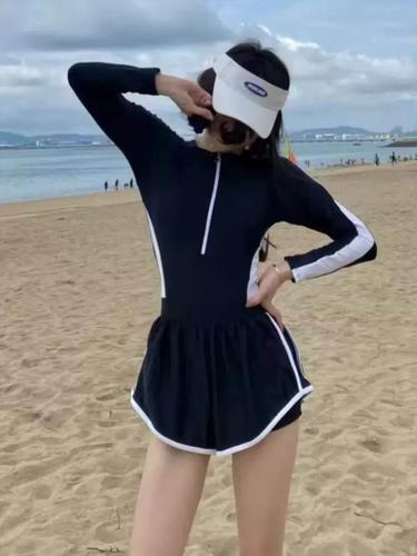 大童泳衣女孩女生学生游泳衣女带胸垫初中生保守发育期少女13岁15