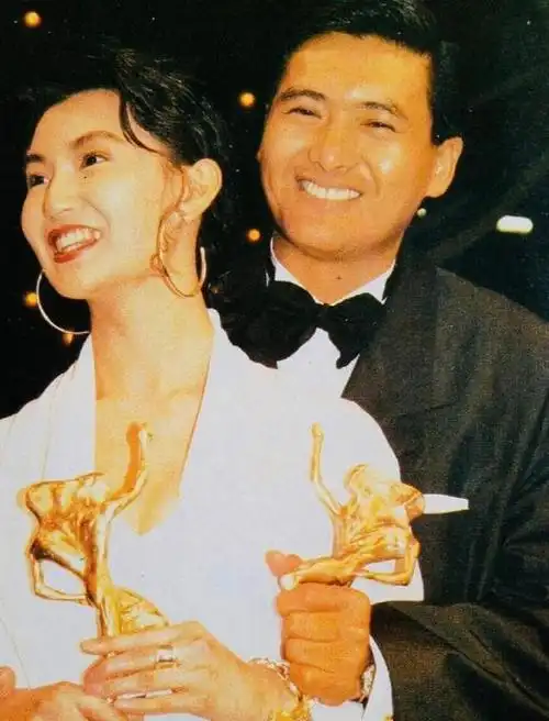 周润发香港豪宅曝光家里有超大棋牌室经常和朋友一起打麻将