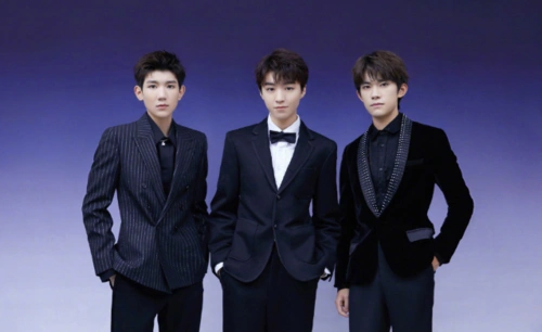 回顾"五四晚会"海报,tfboys三个人,只有他被标上演员标签