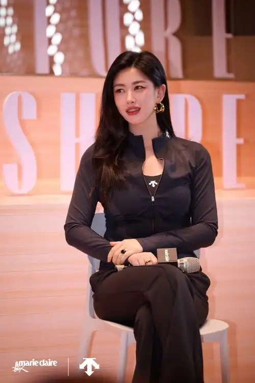 观中正式揭晓,演员朱珠@朱珠zhuzhu以及@studioqi建筑事务所创始人