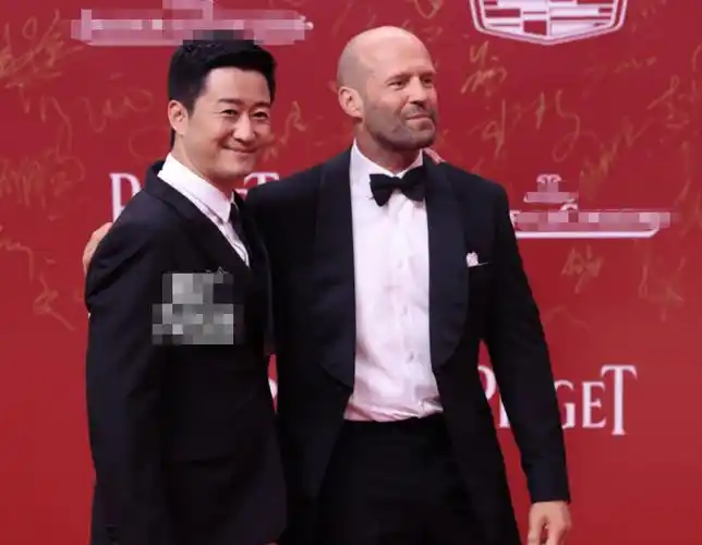 谢霆锋头发花白,黄晓明大叔范_因为_身体_王源