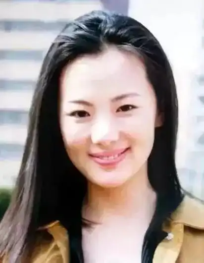 她是中国首个柏林"影后",陪伴陈道明8年,嫁王菲初恋恩爱25年_腾讯新闻