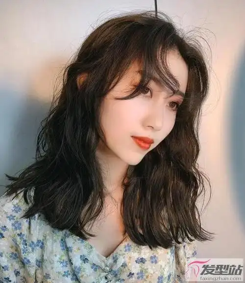 韩式蛋卷头发型图片大全非常百搭的烫发发型