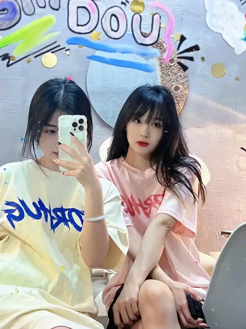 谁说情侣装一定要和臭男人穿!速速@你的大小姐闺蜜和你一起 - 抖音