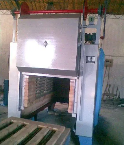 小型钢件淬火,退火,回火等热处理加热用,当然了,箱式电阻炉也可以当作