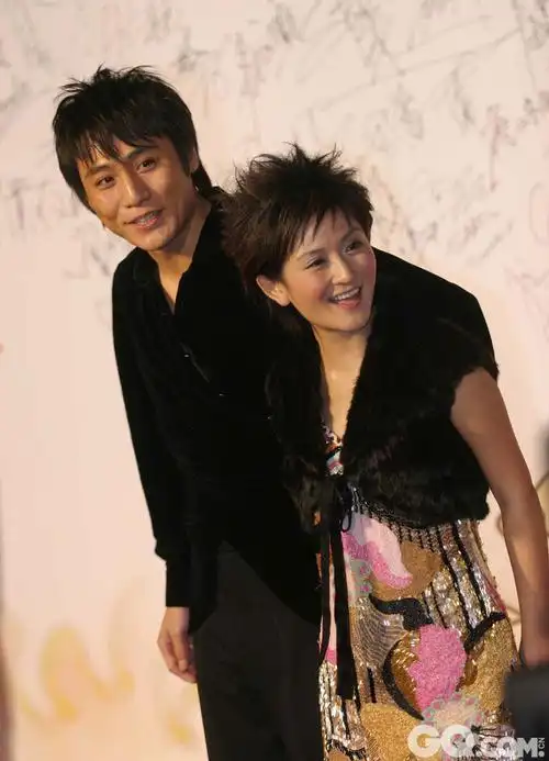 刘烨谢娜在台上见面后会有什么样的互动呢?