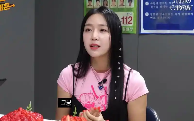 [无厘警事卓在勋2季中字] -金艺媛 为了让人们喜欢,现在睁大眼睛地她