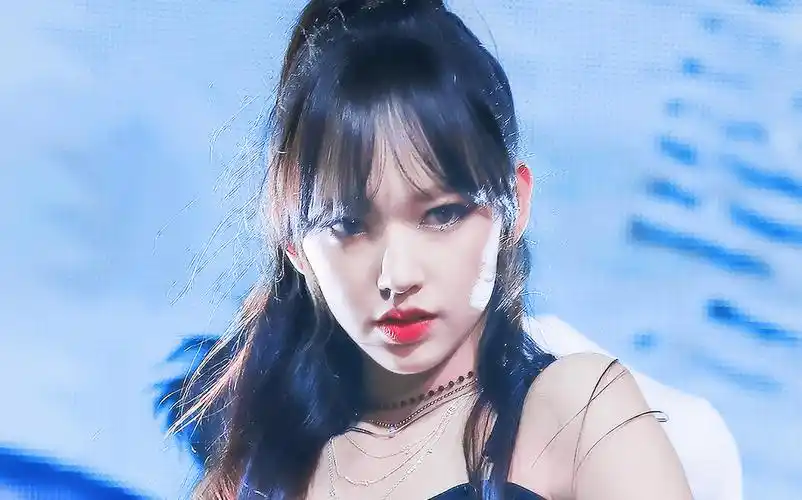 程潇 竖屏合集① 4k宇宙少女又奶又凶现场