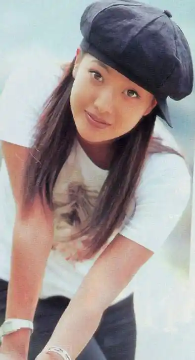 韩国第一美女金喜善从小到大面目的演变