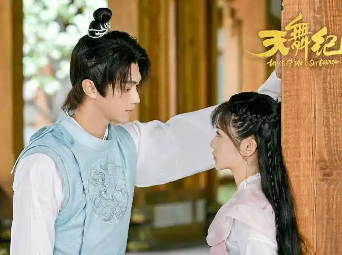 许凯古装新剧海报来袭搭档吴佳怡引人期待演员配置太养眼了