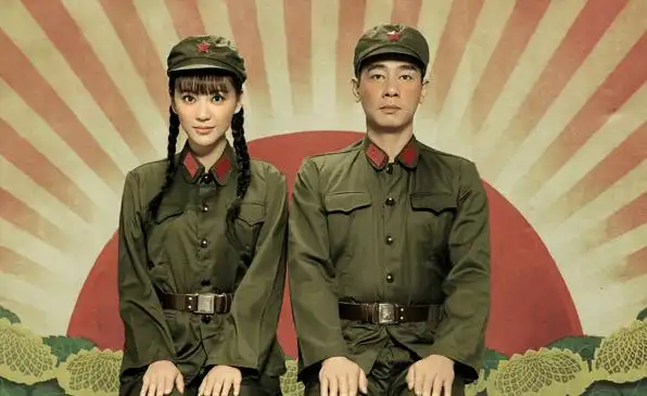 陈小春和应采儿的军装婚纱照