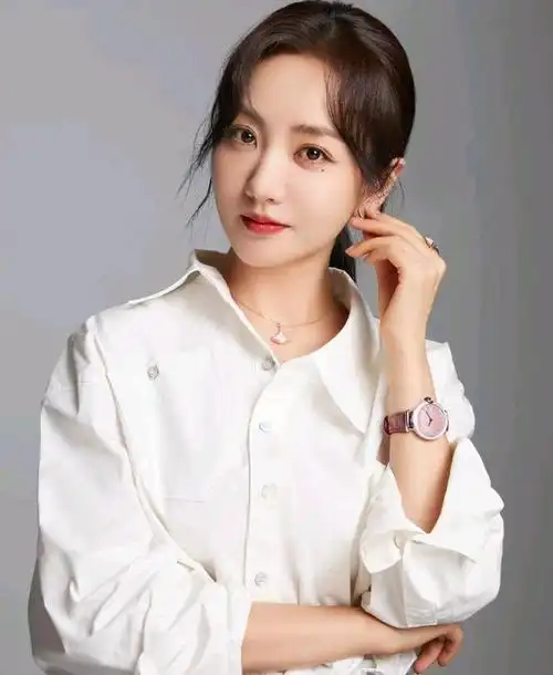 是裙带关系太硬,还是资本在作祟?杨蓉给周也当配,真要笑死人