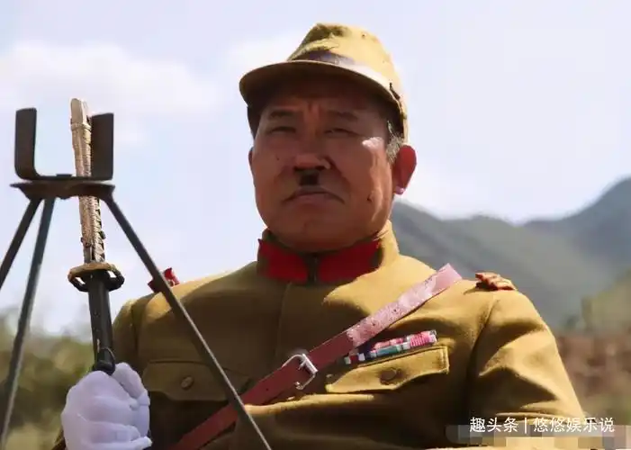 中国第一丑星,曾因长相被人轰出去,但妻女都貌美如花|杜旭东|丑星