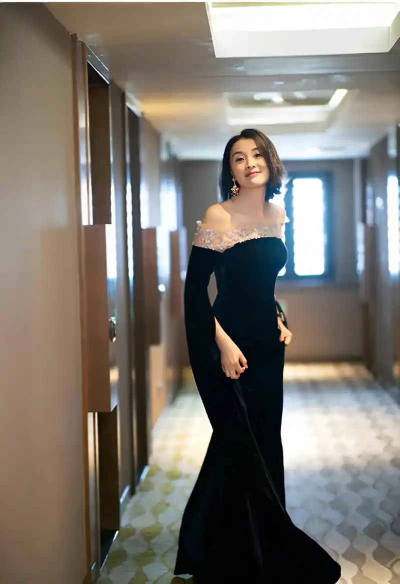 近日,著名女演员蒋勤勤再次震撼观众!