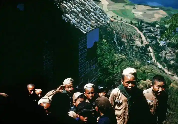 昆明最早的彩色照片 来自飞虎队军医的镜头_滇池_美军_集市