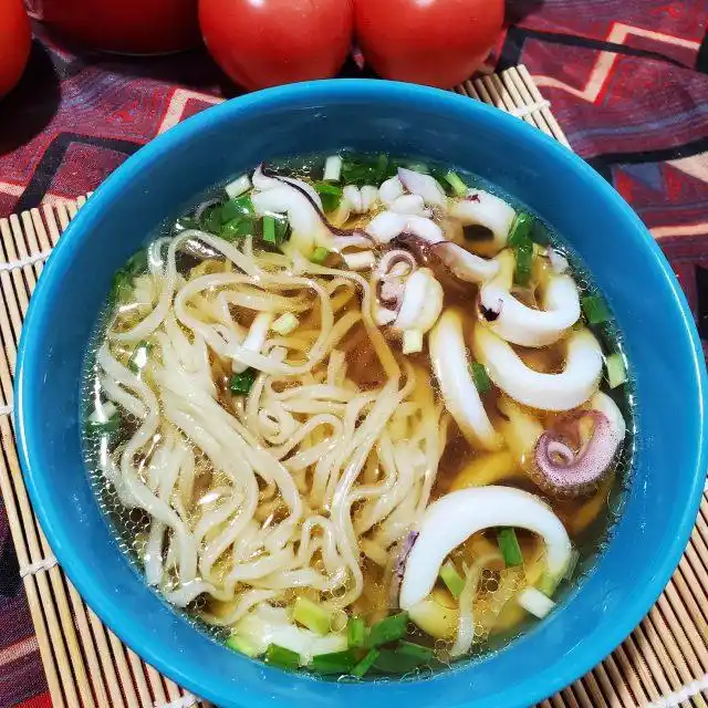 鱿鱼伊面,鲜美快手汤面,几分钟搞定