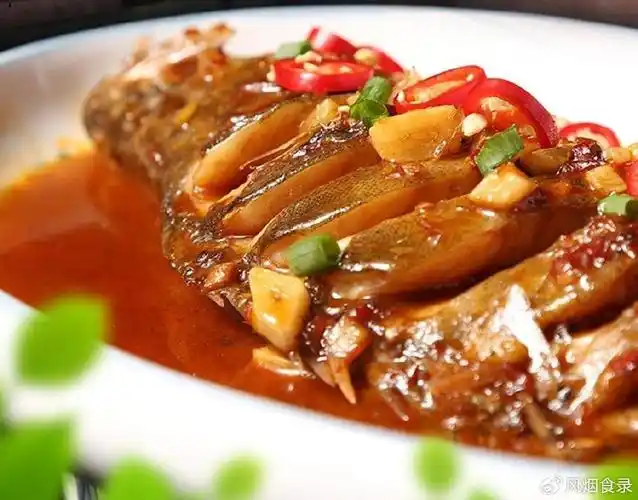 1:臭鳜鱼,徽菜中的独特瑰宝,承载着悠久的历史与地域文化的精髓.