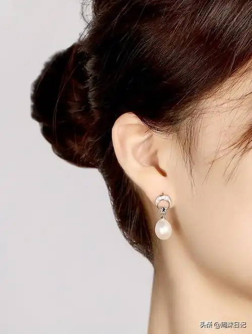 四种戴法珍珠项链(一生要有一条的珍珠项链)(41)