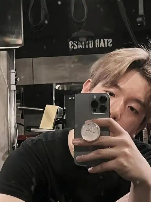 边伯贤的女友视角水灵灵的来喽92