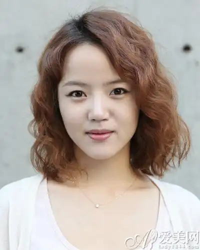 头型尖适合什么发型?厚重发顶是关键