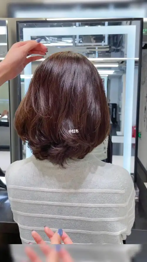 女生烫发发型  #减龄发