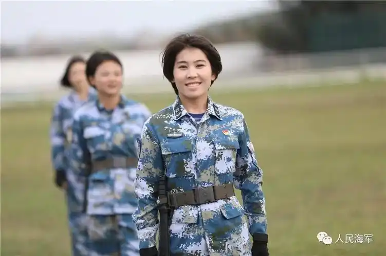 这位新疆籍海军陆战队女兵,收到了最"贵重"的生日礼物