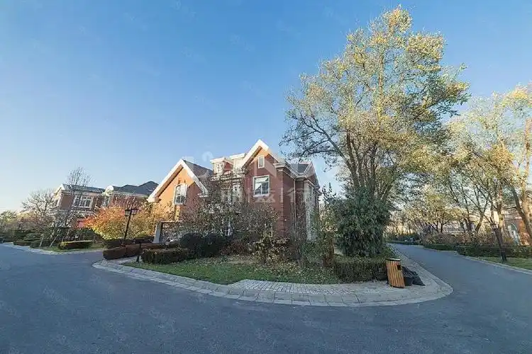 融创北京壹号庄园(东方普罗旺斯) 5室3厅 8500万!