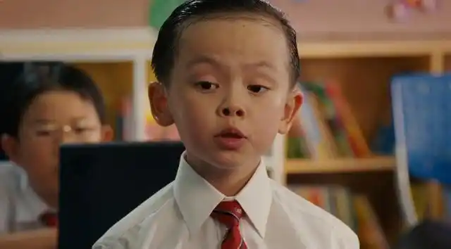 《长江七号》中有两个反串小演员.