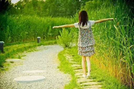 文艺范女生单人背影图片_唯美意境图片_窝窝qq网