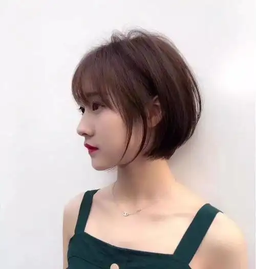 女生波波头短发发型图片 短发波波头发型图片大全