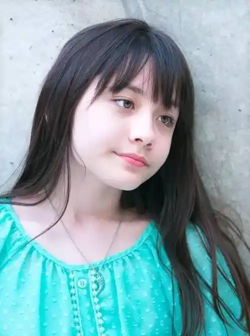 世界上最美的混血双胞胎,长大后竟然变成了这样.