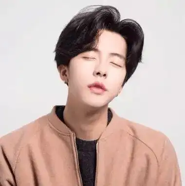 男生头大脸大适合留什么发型