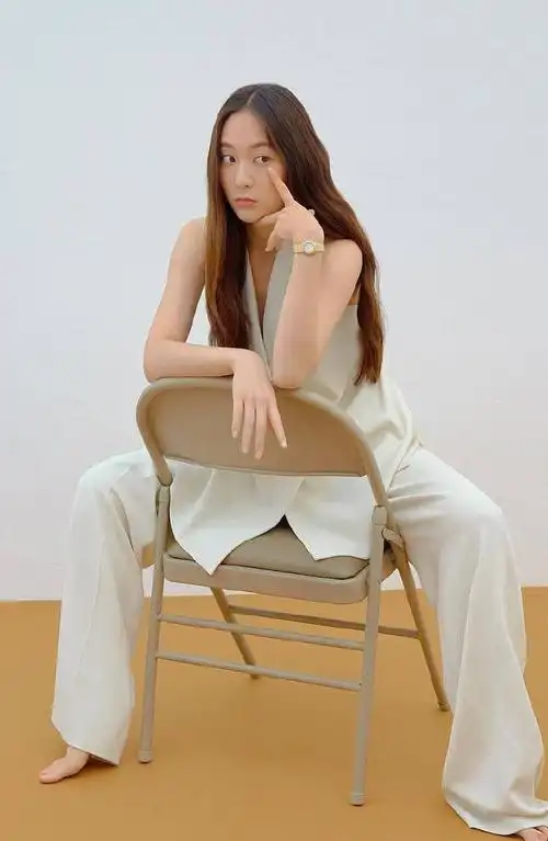 简介:郑秀晶时尚魅力写真大片,分享一组郑秀晶图片给大家,图中的明星