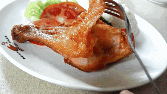 "住在解放西,就是站在了食物链的顶端!