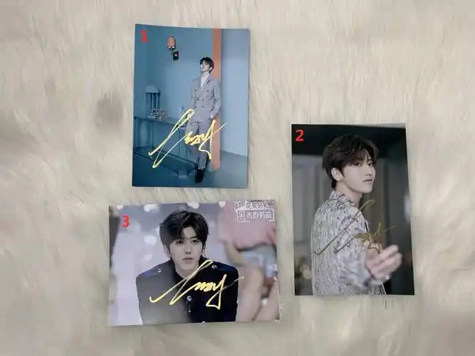 蔡徐坤限量签名照