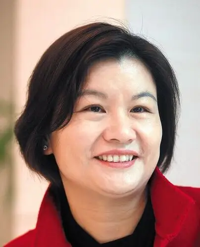 女富豪面相-周群飞