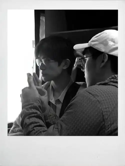 易烊千玺vogue花絮##易烊千玺写龙