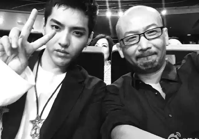 谢霆锋与吴亦凡罕见同框,吴亦凡笑容满面心情大好,全然不受负面消息