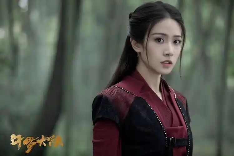 新版天龙八部的木婉清,气质挺适合木婉清的 叫刘美彤(哈哈哈带大名给