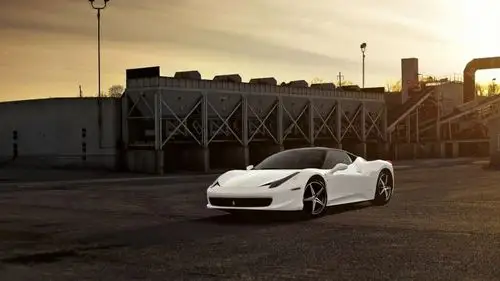 白色法拉利汽车桌面壁纸第2张