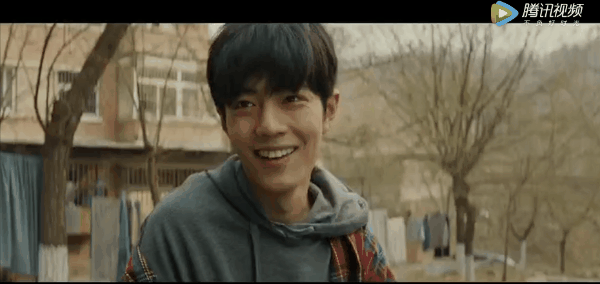 父子对视的样子《家规》与高曙光一起拍摄了一支微电影肖战也占了一席