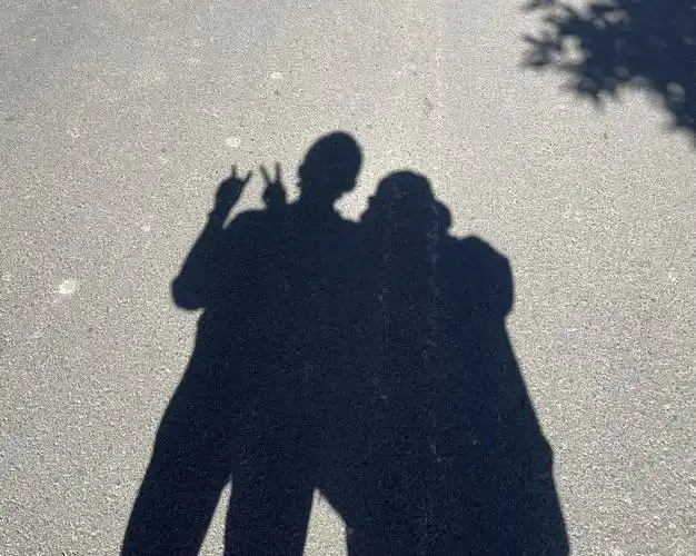 求情侣影子照片真实点