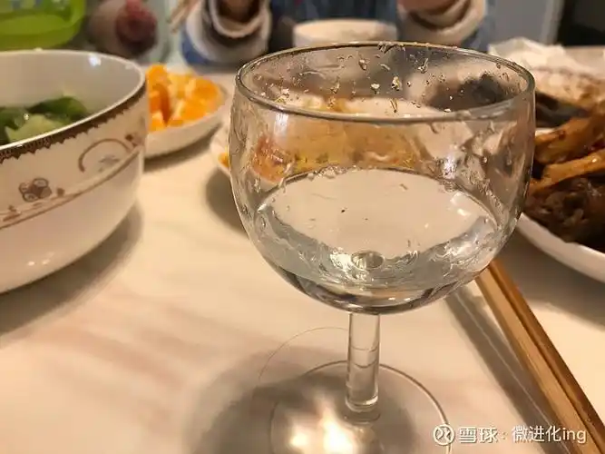 隔离在家别把一个人独自喝酒的习惯养成了